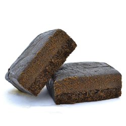 Le Charas HDH est une résine de chanvre de qualité supérieure, célèbre pour ses effets puissants et son profil aromatique riche et épicé